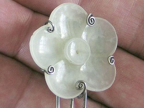 Five-petaled celadon flower – (9012)